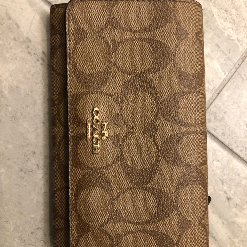 Coach wallet Goods that are no longer for sale